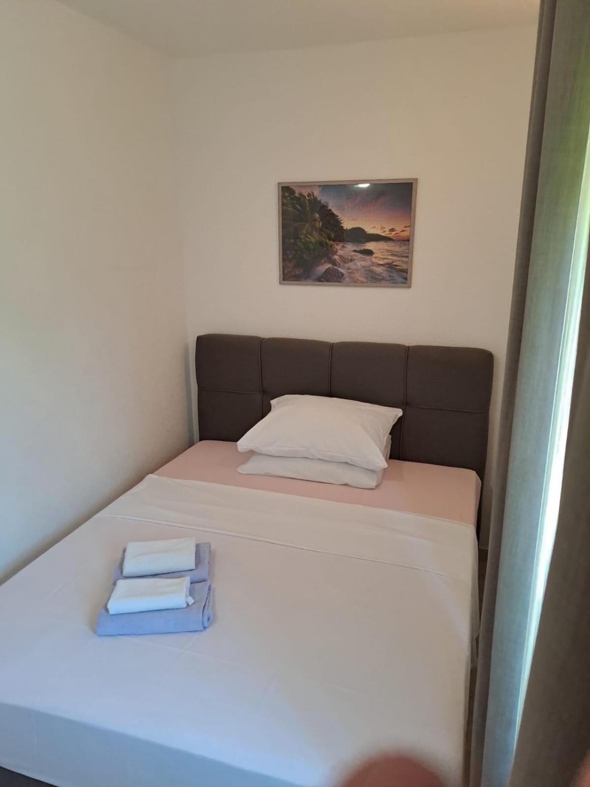 Apartmani Mila-Casa Bianca 메덜린 외부 사진