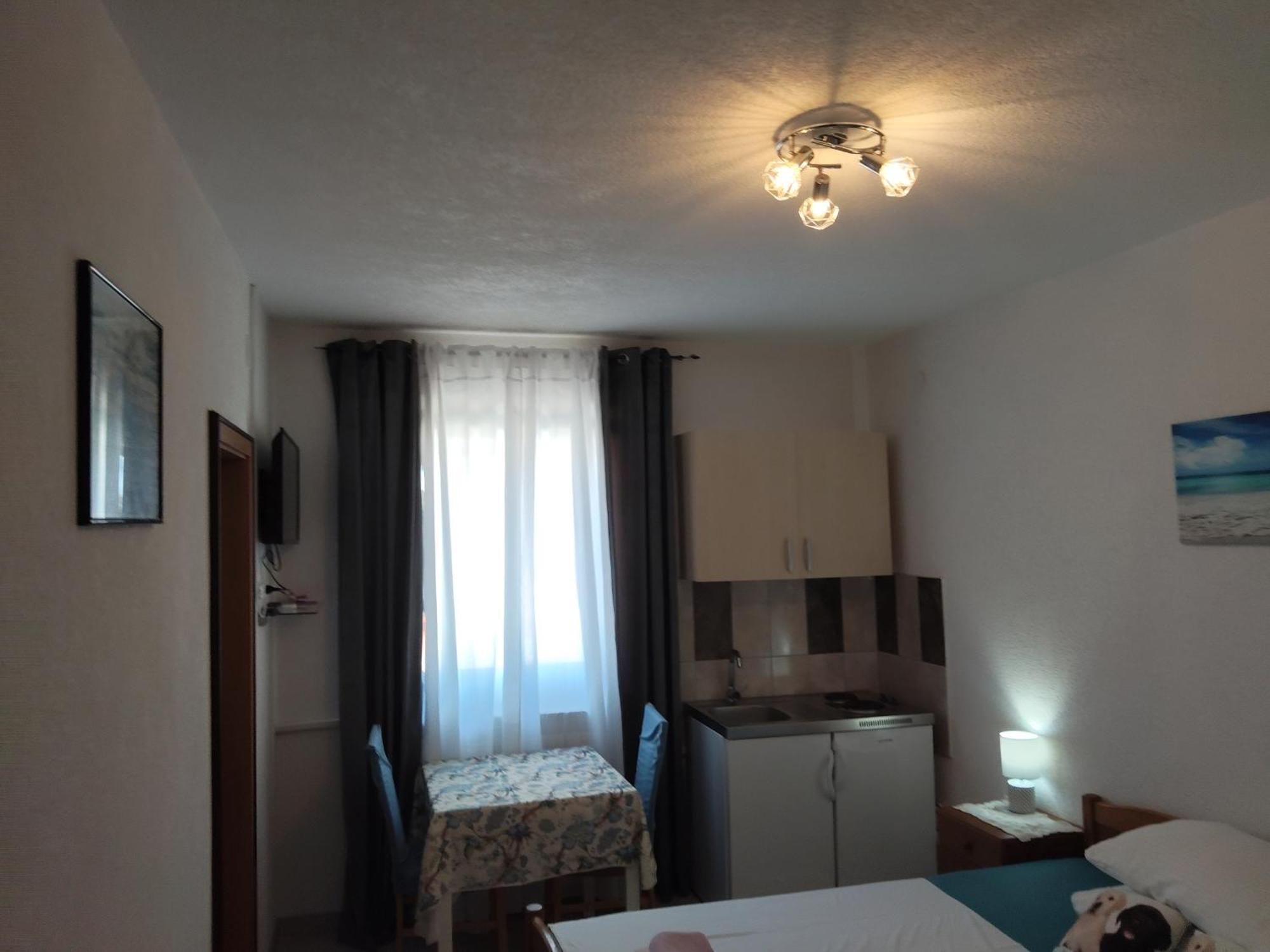 Apartmani Mila-Casa Bianca 메덜린 외부 사진